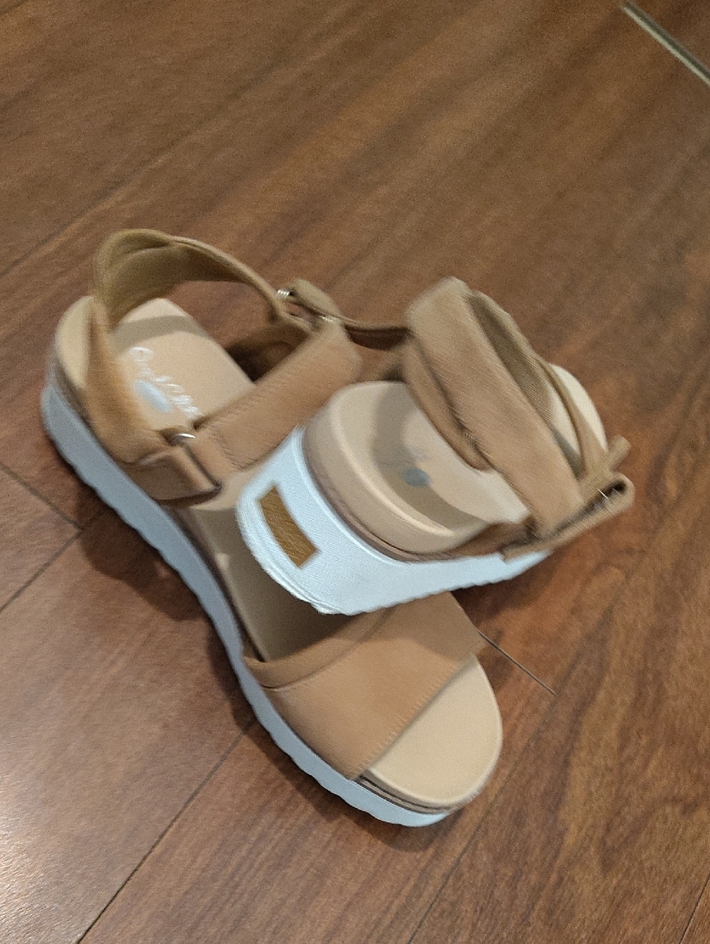 Dr. Scholl's Tan and White Platform Sandals